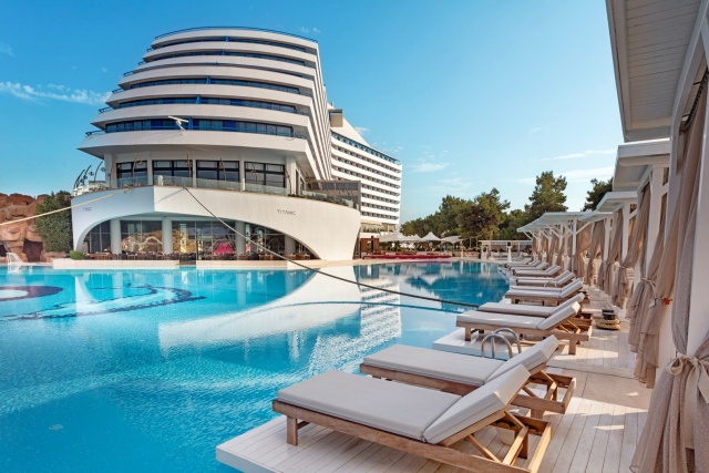 Titanic Deluxe Lara Hotel ***** Antalya