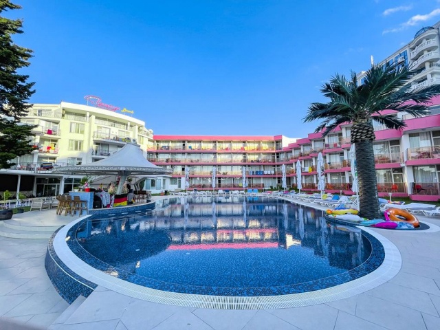 Flamingo Beach Hotel *** Napospart
