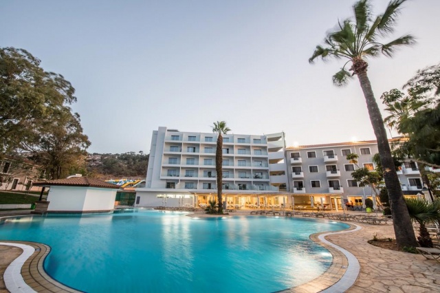 Narcissos Waterpark Resort Hotel *** Dél-Ciprus, Protaras